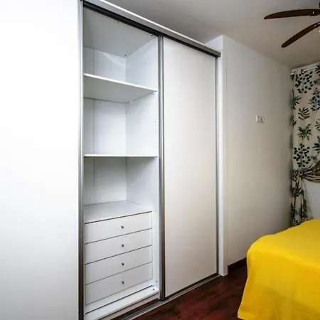 Sunny In Center Of ! Apartamento *